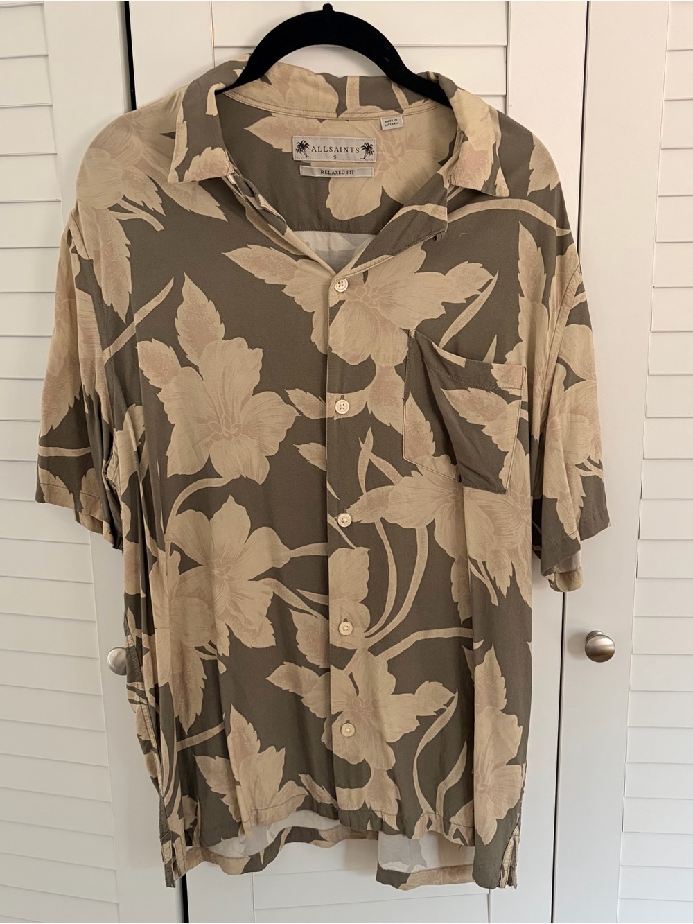 All Saints Beige Floral Short-Sleeve Button-Down Shirt in Olive
